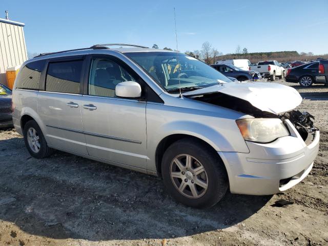 2A4RR5D18AR413525 - 2010 CHRYSLER TOWN & COU TOURING WHITE photo 4