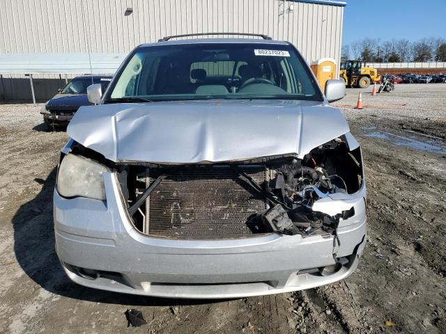 2A4RR5D18AR413525 - 2010 CHRYSLER TOWN & COU TOURING WHITE photo 5