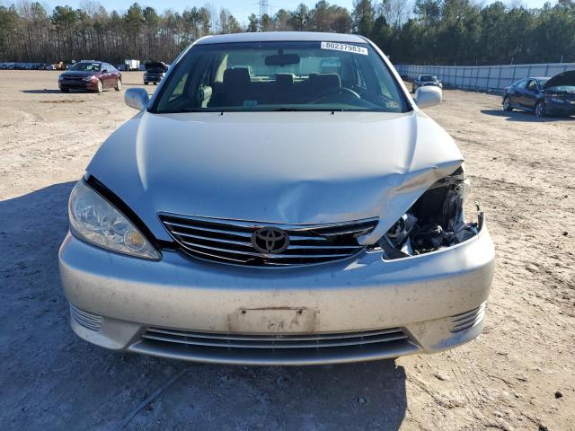 4T1BE30K95U511358 - 2005 TOYOTA CAMRY LE SILVER photo 5