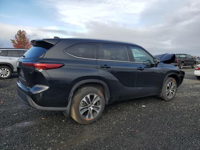 5TDGZRBH0NS163652 - 2022 TOYOTA HIGHLANDER XLE BLACK photo 3