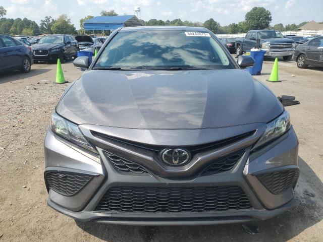 4T1G11AK4PU723950 - 2023 TOYOTA CAMRY SE NIGHT SHADE GRAY photo 5