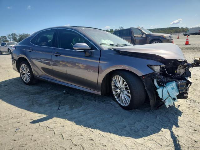 4T1B11HK4JU030545 - 2018 TOYOTA CAMRY L GRAY photo 4