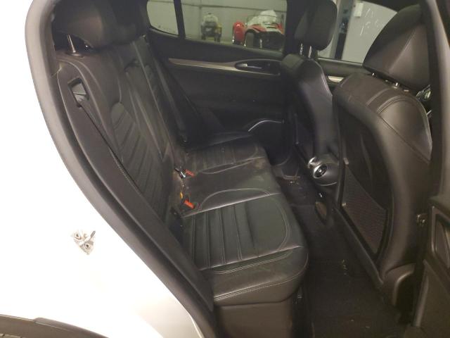 ZASFAKNN5J7B99909 - 2018 ALFA ROMEO STELVIO TI SPORT WHITE photo 10