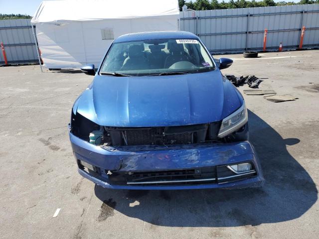 1VWGT7A38HC029812 - 2017 VOLKSWAGEN PASSAT SE BLUE photo 5