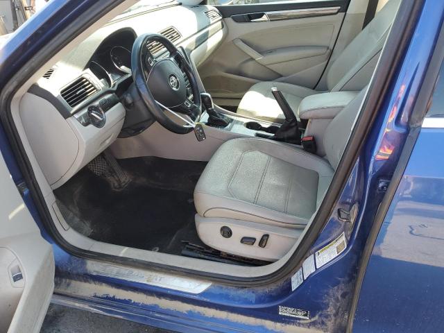 1VWGT7A38HC029812 - 2017 VOLKSWAGEN PASSAT SE BLUE photo 7