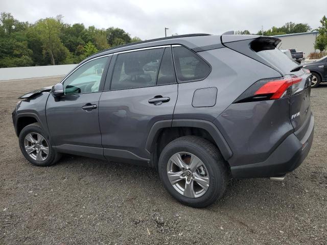 2T3P1RFV1NW295308 - 2022 TOYOTA RAV4 XLE GRAY photo 2