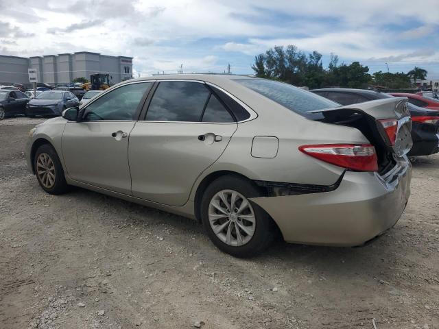 4T1BF1FK6FU002743 - 2015 TOYOTA CAMRY LE GRAY photo 2