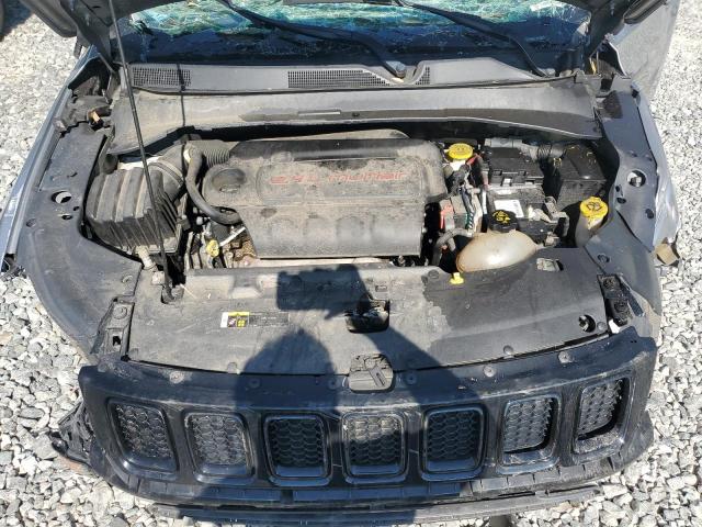 3C4NJDBB3JT453512 - 2018 JEEP COMPASS LATITUDE فضي صورة 12