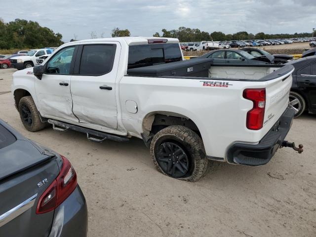 3GCPYFED7LG360131 - 2020 CHEVROLET SILVERADO K1500 LT TRAIL BOSS WHITE photo 2