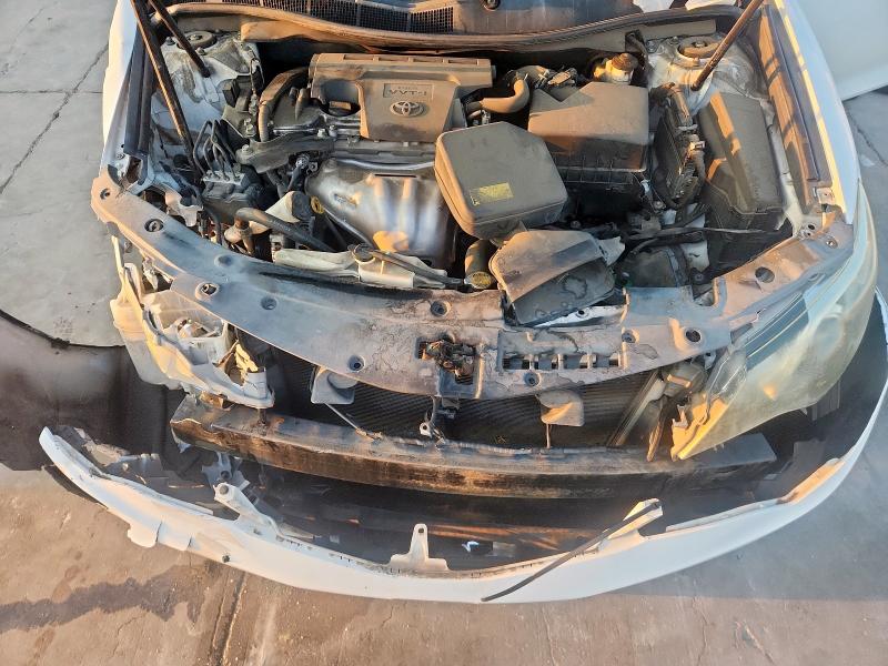 4T1BF1FK0CU557036 - 2012 TOYOTA CAMRY BASE WHITE photo 11