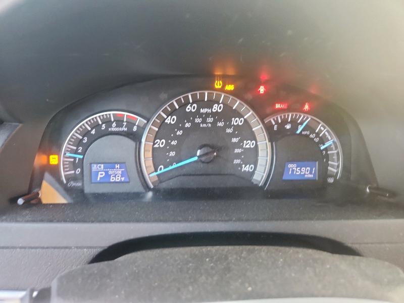 4T1BF1FK0CU557036 - 2012 TOYOTA CAMRY BASE WHITE photo 9