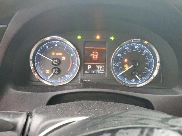 5YFBURHE4JP797975 - 2018 TOYOTA COROLLA L RED photo 9