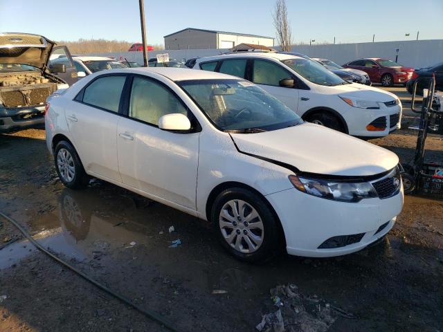 KNAFT4A29C5480830 - 2012 KIA FORTE LX WHITE photo 4