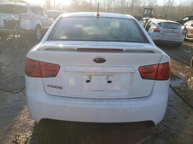 KNAFT4A29C5480830 - 2012 KIA FORTE LX WHITE photo 6