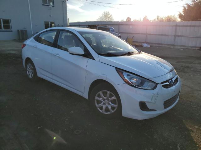 KMHCT4AE3DU285499 - 2013 HYUNDAI ACCENT GLS WHITE photo 4