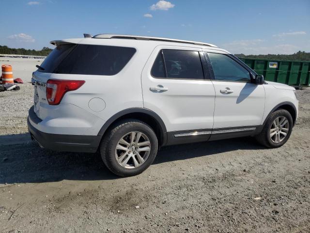 1FM5K8D85JGC61062 - 2018 FORD EXPLORER XLT WHITE photo 3