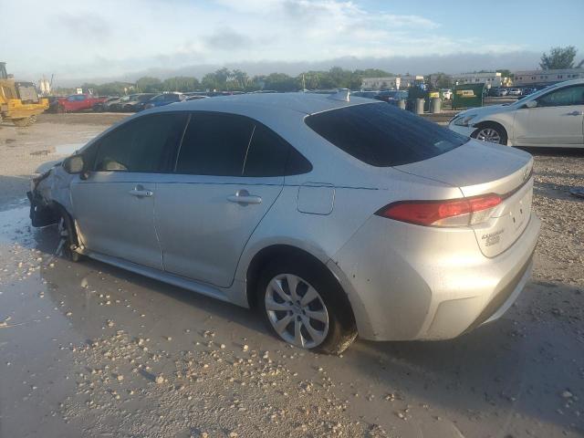 JTDEPRAE4LJ076934 - 2020 TOYOTA COROLLA LE SILVER photo 2