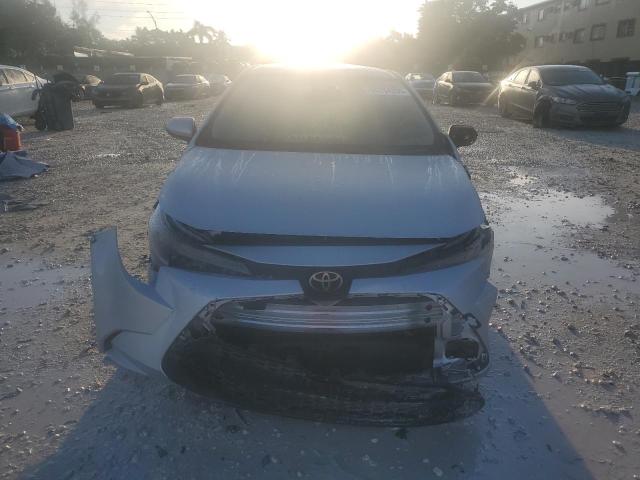 JTDEPRAE4LJ076934 - 2020 TOYOTA COROLLA LE SILVER photo 5