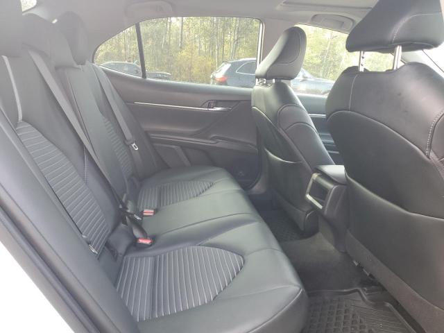 4T1B21HK1MU015261 - 2021 TOYOTA CAMRY XLE WHITE photo 10