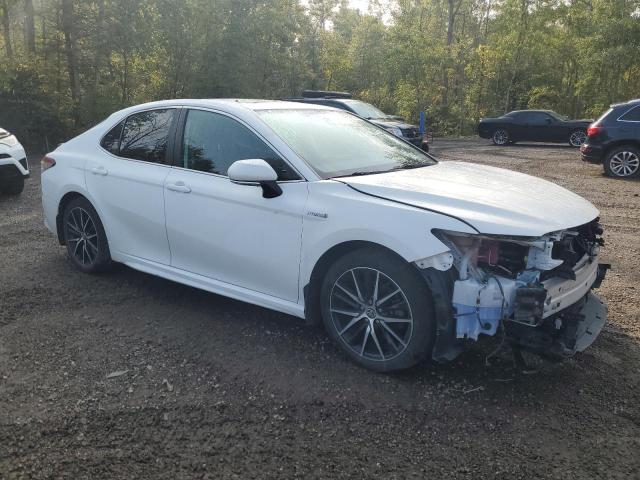 4T1B21HK1MU015261 - 2021 TOYOTA CAMRY XLE WHITE photo 4