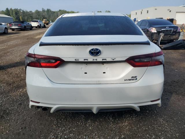 4T1B21HK1MU015261 - 2021 TOYOTA CAMRY XLE WHITE photo 6