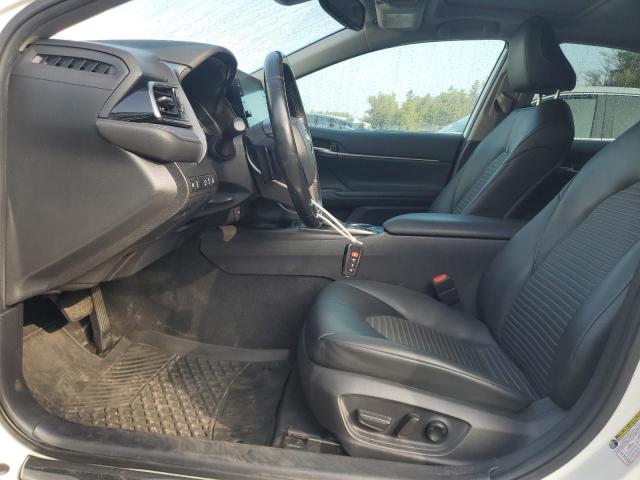 4T1B21HK1MU015261 - 2021 TOYOTA CAMRY XLE WHITE photo 7