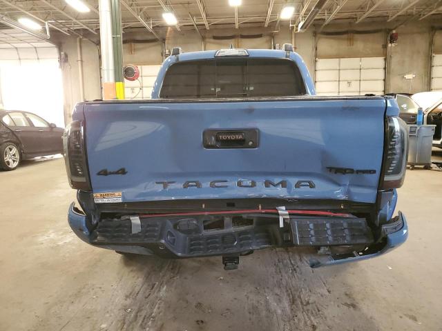 5TFCZ5AN4JX142547 - 2018 TOYOTA TACOMA DOUBLE CAB BLUE photo 6