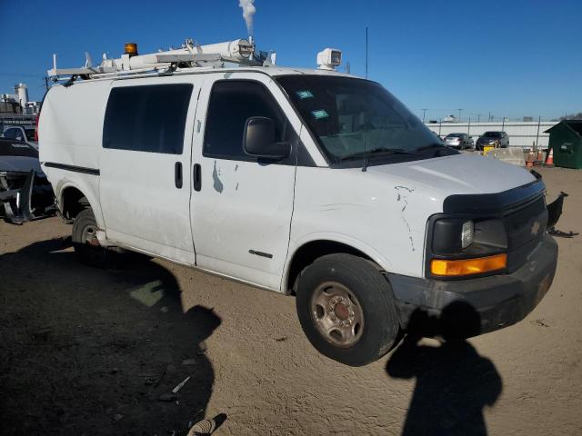 1GCHG35U631215148 - 2003 CHEVROLET EXPRESS G3 WHITE photo 4