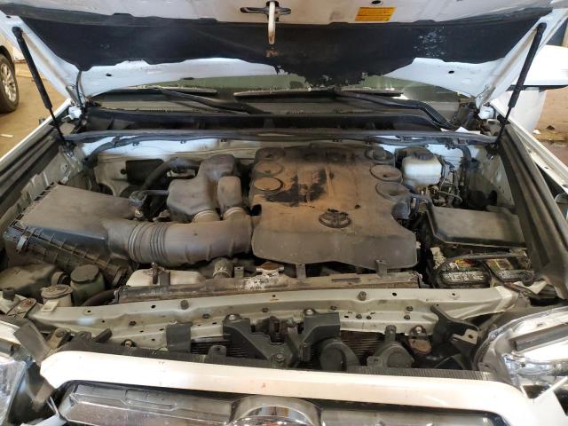 JTEBU5JR0D5113085 - 2013 TOYOTA 4RUNNER SR5 WHITE photo 12