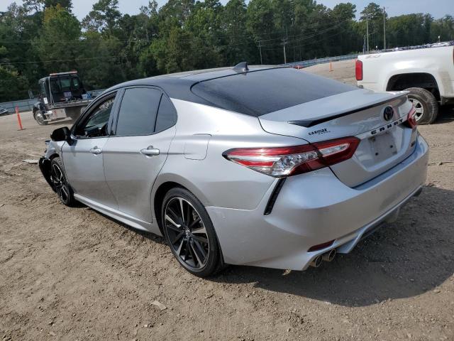 4T1B61HK7KU269719 - 2019 TOYOTA CAMRY XSE SILVER photo 2