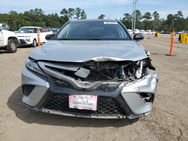 4T1B61HK7KU269719 - 2019 TOYOTA CAMRY XSE SILVER photo 5