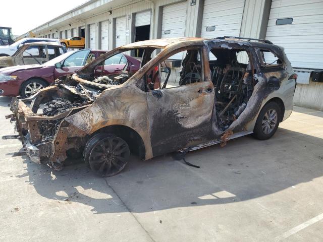 2022 TOYOTA SIENNA LE, 