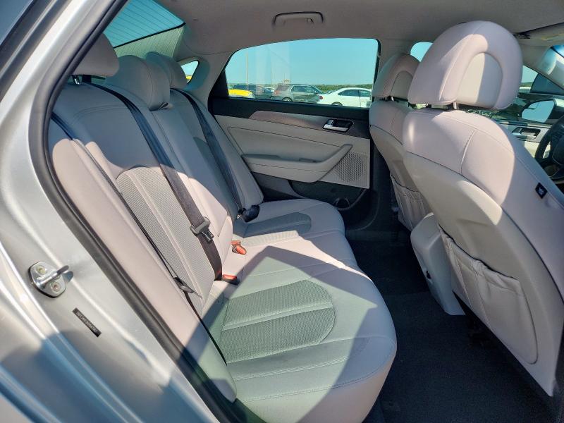 5NPE34AF5HH547562 - 2017 HYUNDAI SONATA SPORT 银色 照片 10