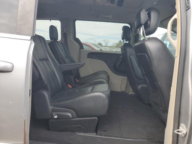 2C4RC1CG4FR741747 - 2015 CHRYSLER TOWN & COU TOURING L SILVER photo 11