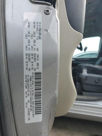 2C4RC1CG4FR741747 - 2015 CHRYSLER TOWN & COU TOURING L SILVER photo 13