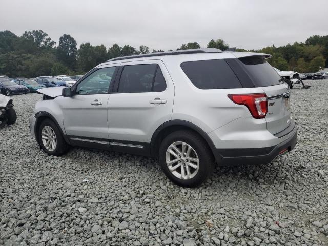 1FM5K7D8XJGA23556 - 2018 FORD EXPLORER XLT Argent photo 2