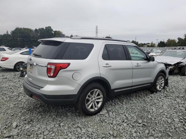 1FM5K7D8XJGA23556 - 2018 FORD EXPLORER XLT Argent photo 3