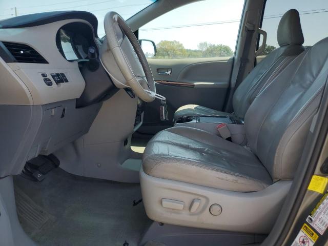 5TDYK3DC8CS176623 - 2012 TOYOTA SIENNA XLE GREEN photo 7