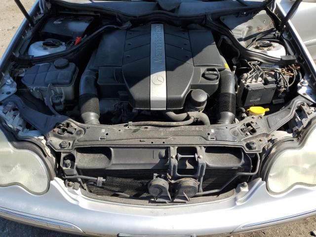 WDBRF61J82F183288 - 2002 MERCEDES-BENZ C 240 SILVER photo 11