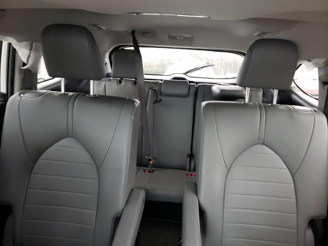 5TDGZRBH5NS579860 - 2022 TOYOTA HIGHLANDER XLE WHITE photo 10