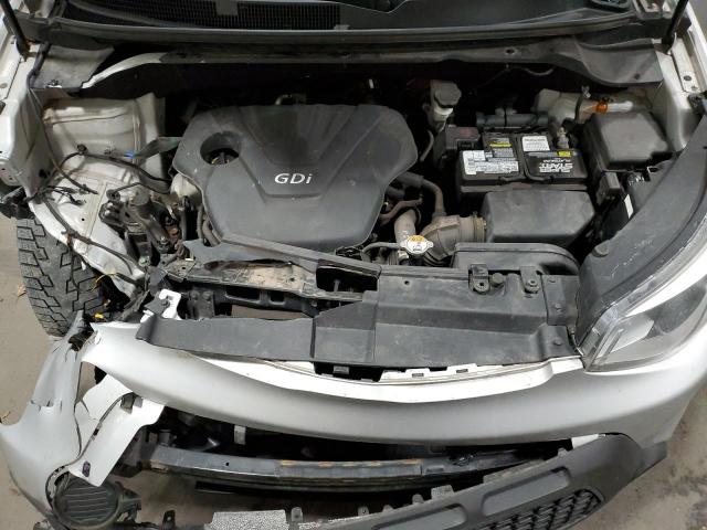 KNDJN2A25G7820982 - 2016 KIA SOUL SILVER photo 11