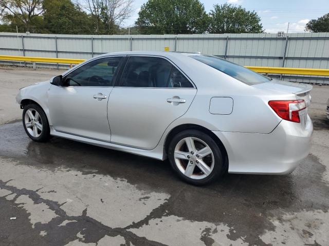 4T1BF1FK3CU135763 - 2012 TOYOTA CAMRY BASE ვერცხლისფერი ფოტო 2