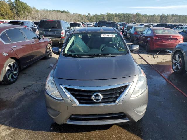 3N1CN7AP2JL854644 - 2018 NISSAN VERSA S SILVER photo 5