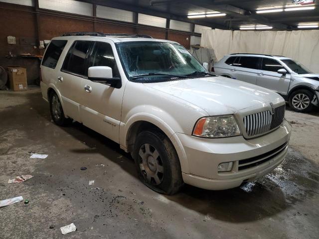 5LMFU28525LJ24764 - 2005 LINCOLN NAVIGATOR 白色 照片 4