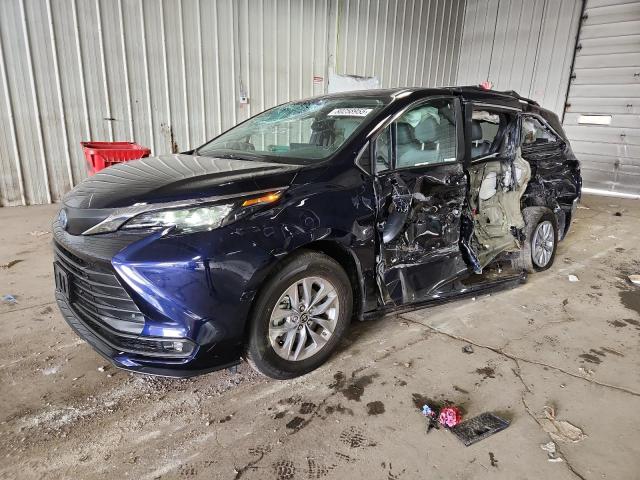2025 TOYOTA SIENNA XLE, 