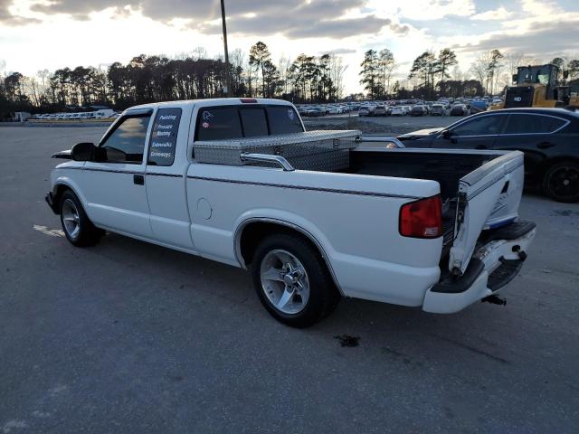 1GCCS19W318153236 - 2001 CHEVROLET S TRUCK S10 WHITE photo 2