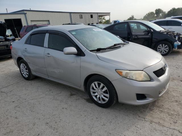 1NXBU40EX9Z119918 - 2009 TOYOTA COROLLA BASE Gümüş foto 4