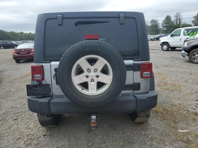 1C4HJWDG5GL260025 - 2016 JEEP WRANGLER U SPORT Argent photo 6