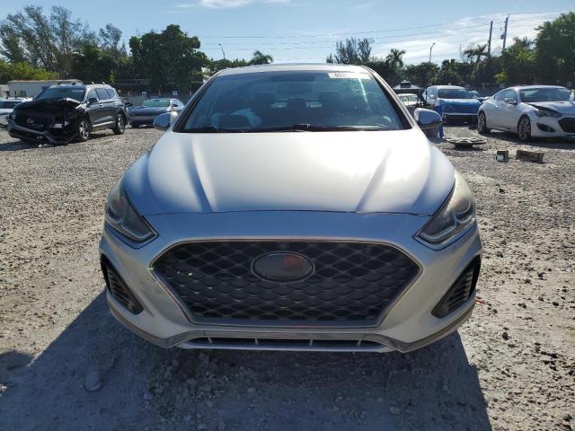 5NPE34AF8JH681357 - 2018 HYUNDAI SONATA SPORT 银色 照片 5