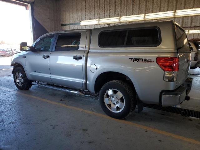 5TBDV54127S466774 - 2007 TOYOTA TUNDRA CREWMAX SR5 SILVER photo 2